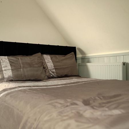 Modern Spacious House - Sleeps 16, Free Parking, Sun Terrace Nuneaton Eksteriør bilde