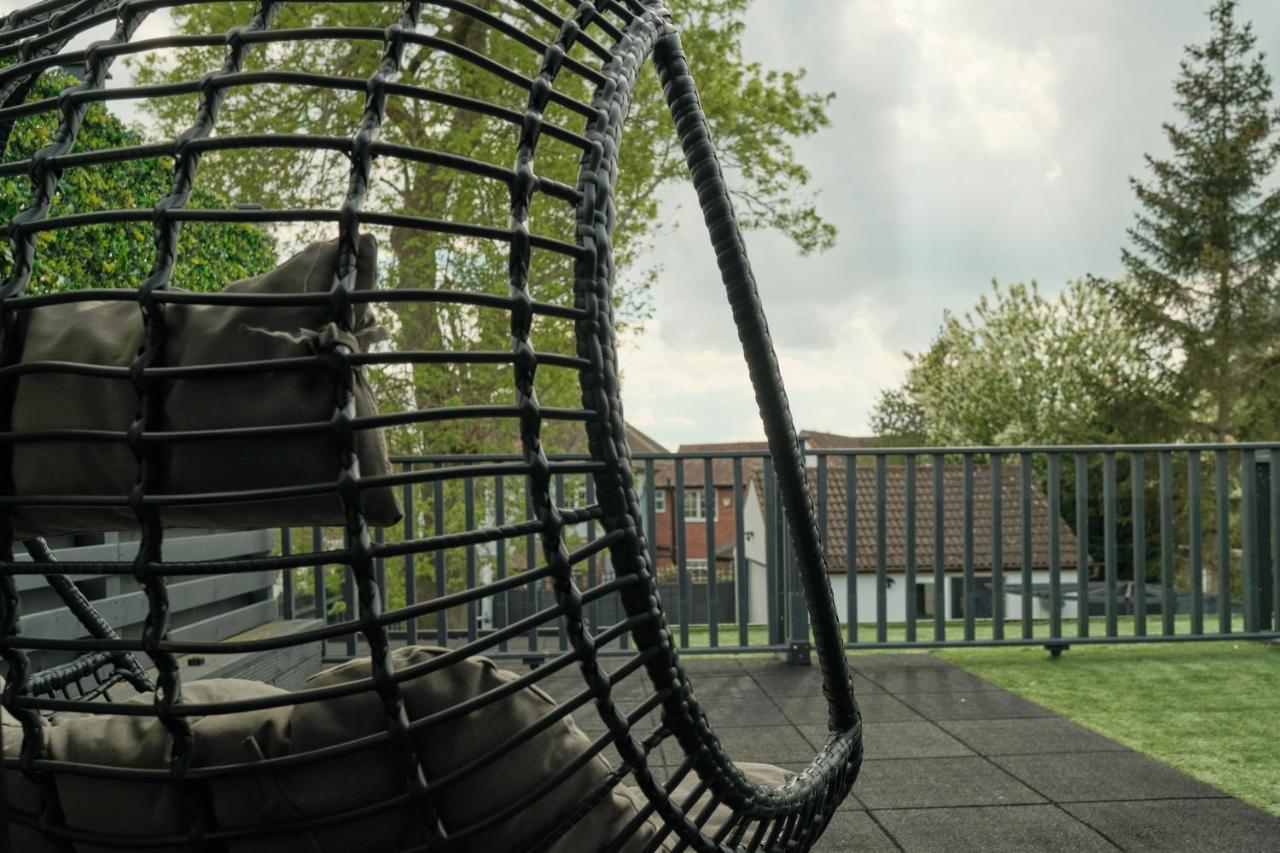 Modern Spacious House - Sleeps 16, Free Parking, Sun Terrace Nuneaton Eksteriør bilde